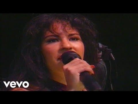 Selena - Como La Flor (Live From Astrodome) - Learn Spanish with this music video